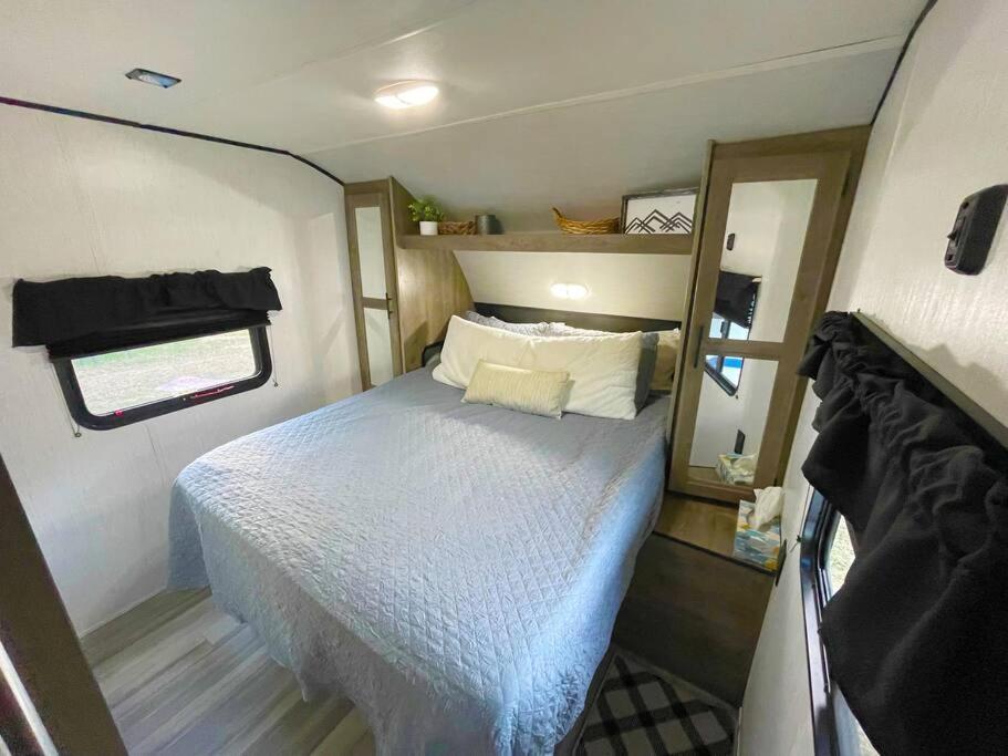 Rv Located On Private Property, Providing Access To The Guadalupe River, Accommodates Up To 5 Guests New Braunfels Exterior foto